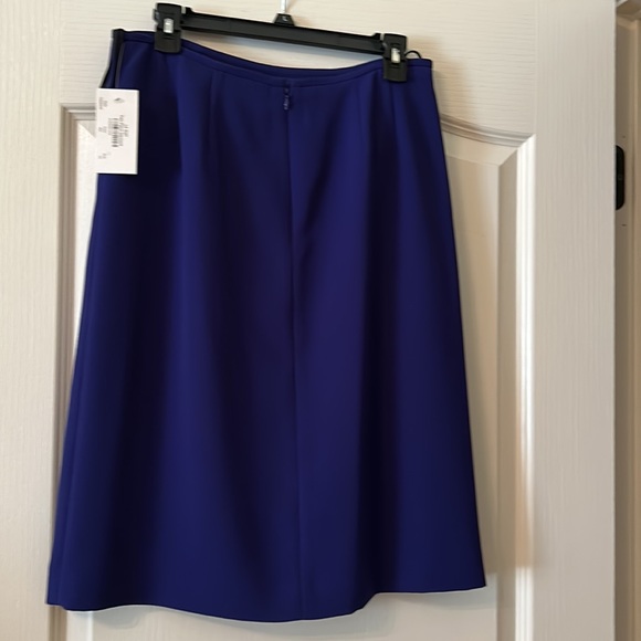 Suit - Picture 5 of 12